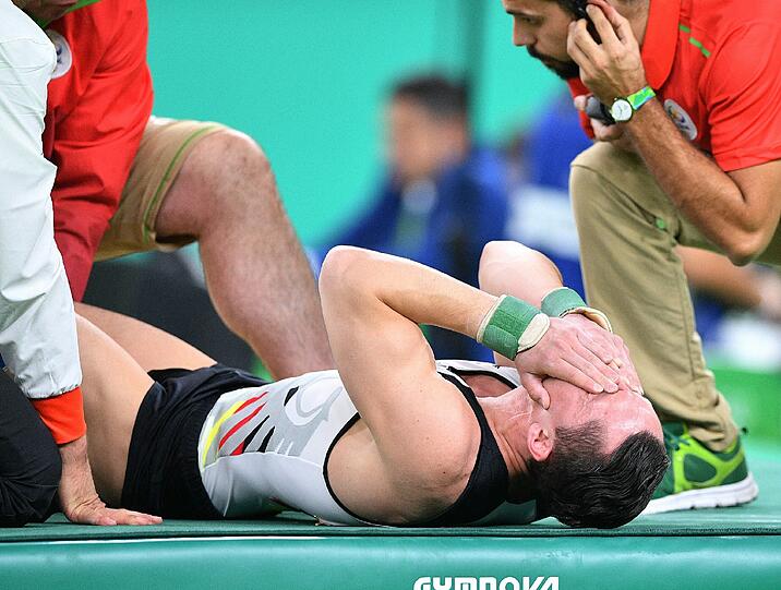 Trotz eines Kreuzbandrisses hat Andreas Toba weitergeturnt. Die Bilder aus Rio.