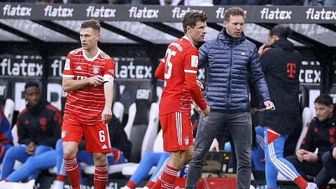Thomas Müller wurde gegen Gladbach früh von Julian Nagelsmann (re.) ausgewechselt.