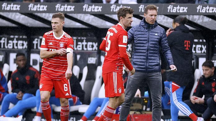 Thomas Müller wurde gegen Gladbach früh von Julian Nagelsmann (re.) ausgewechselt.