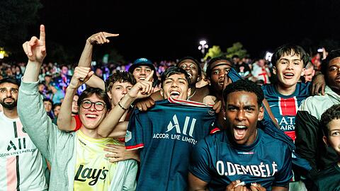 Nach Polizeiangaben verfolgten allein im Münchner Olympiapark in der Spitze etwa 23.000 Menschen das Finale der Champions League.