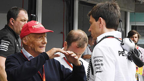 Niki Lauda und Toto Wolff haben ihre Verträge bei Mercedes verlängert.