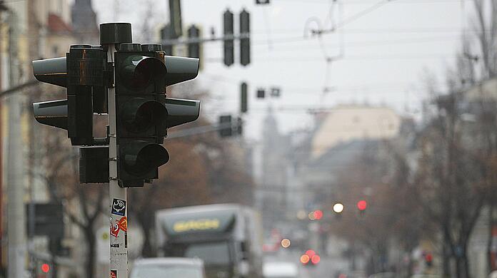 Ampeln, die nicht in Betrieb sind. So sieht die FDP/Bayernpartei-Fraktion im Stadtrat eine Möglichkeit, Energie zu sparen. (Symbolbild)