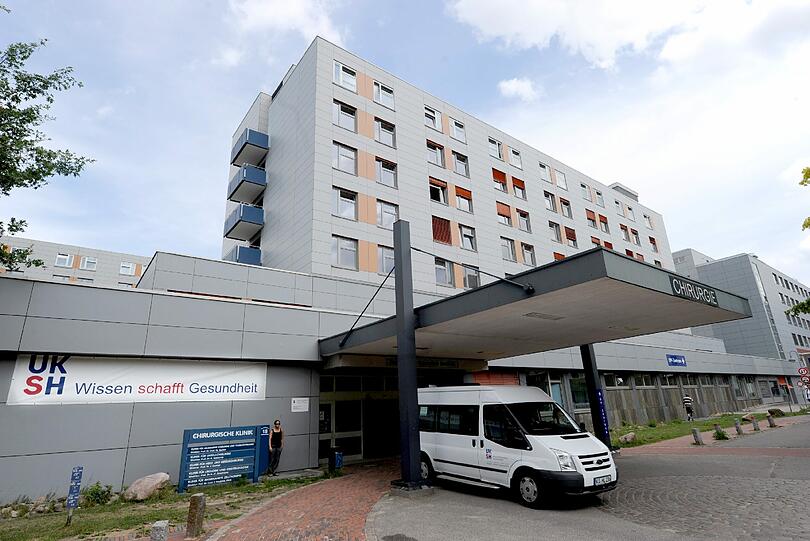 Ein gegen Antibiotika resistenter Keim hat sich im Universitätskrankenhaus in Kiel ausgebreitet. Zwölf Patienten infizierten sich - mehrere starben.