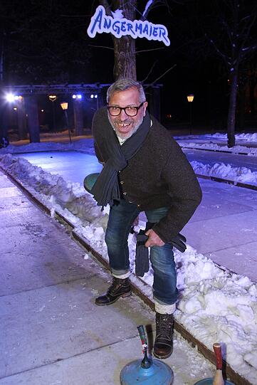 Ex-Kicker Jimmy Hartwig tauscht Rasen gegen Eisfläche