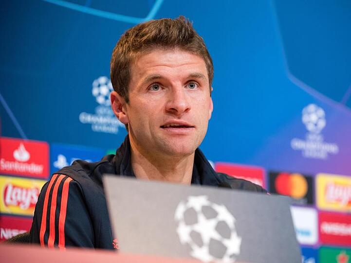 Thomas Müller vom FC Bayern München spricht auf einer Pressekonferenz. Foto: Matthias Balk/dpa
