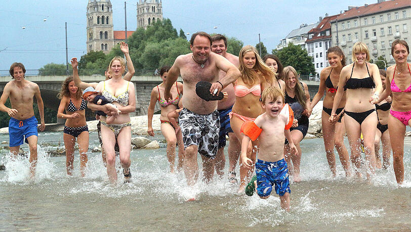 Einmal Abkühlen bitte! Am Sonntag ist Flussbadetag. Einmal Abkühlen bitte! Am Sonntag ist Flussbadetag.
