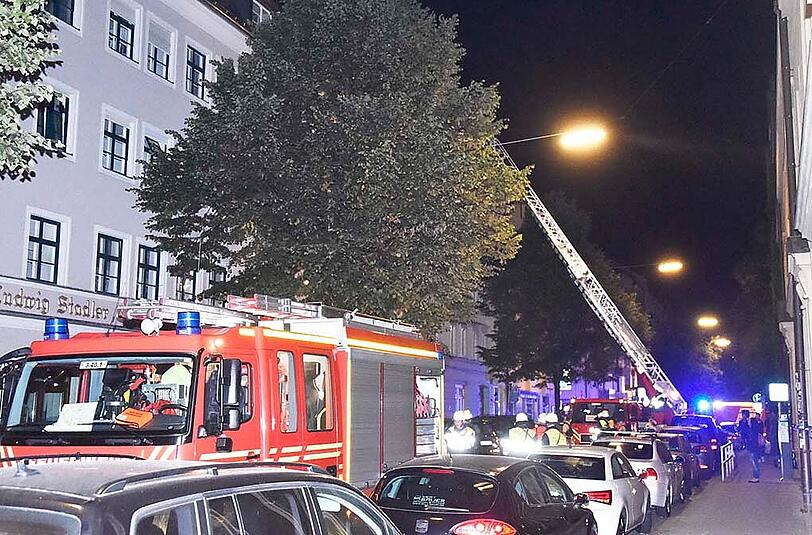 Feuerwehreinsatz in der Nacht auf Samstag. Klicken Sie sich durch die Bilder aus der Ludwigsvorstadt.