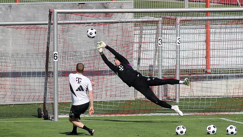 Boarding completed, ready for take-off: Manuel Neuer erhielt am Mittwoch wieder die Flugerlaubnis.