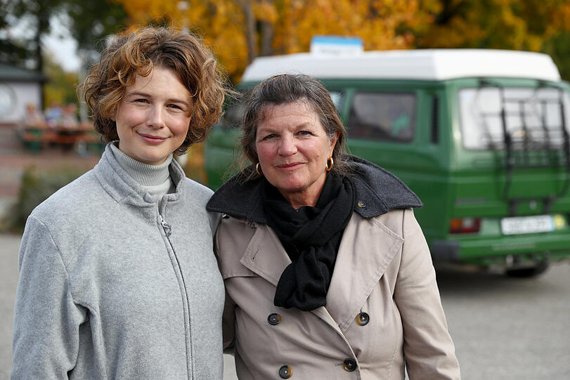 Die Schauspielerin Anna Maria Sturm (l.) und ihre Mutter Irene Maria Sturm. In dem Film spielte sie ihre Mutter.