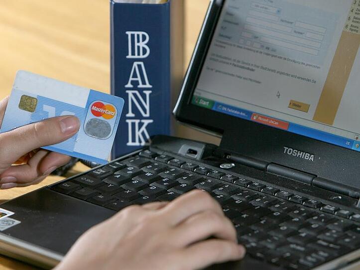 Die Banken stellen aus Sicherheitsgründen die Tan-Verfahren um &ndash; nicht jede kostenlos.