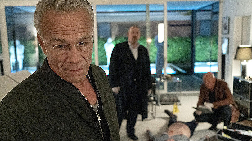 "Tatort: Gefangen": Max Ballauf (Klaus J. Behrendt, v.) ist im Dienst, aber nicht richtig da.