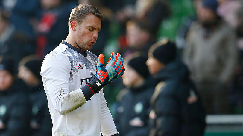 Jetzt wird in die Hände gespuckt: Manuel Neuer.