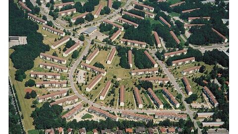 Ein Teil der Wohnblöcke in der Ami-Siedlung soll abgerissen werden, stattdessen sollen 40 Meter hohen Wohnhöfe entstehen.