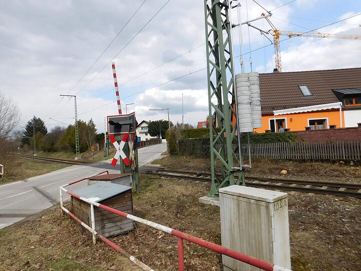 Die Menschen entlang der Schienenstränge müssen sich auf deutlich mehr Güterzüge einstellen, die mit 100 km/h knapp 20 Meter neben ihren Häusern vorbeirauschen. Laut Prognose werden das täglich 139 sein.