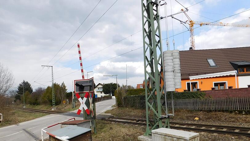 Die Menschen entlang der Schienenstränge müssen sich auf deutlich mehr Güterzüge einstellen, die mit 100 km/h knapp 20 Meter neben ihren Häusern vorbeirauschen. Laut Prognose werden das täglich 139 sein.
