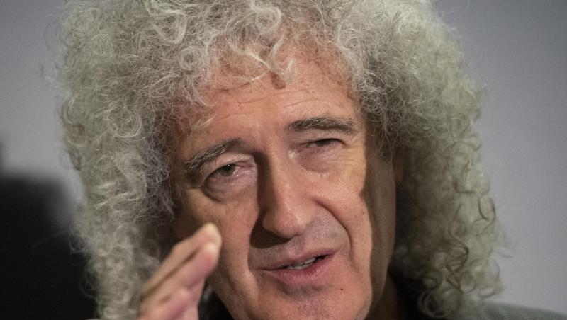 Brian May leidet unter heftigen Schmerzen und zieht sich deshalb einweilen zurück. Brian May leidet unter heftigen Schmerzen und zieht sich deshalb einweilen zurück.