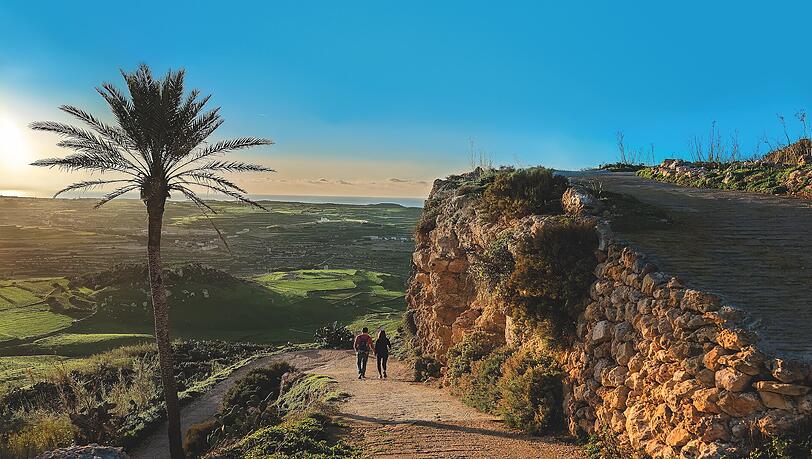 Wandern durch die traumhafte Natur von Gozo.