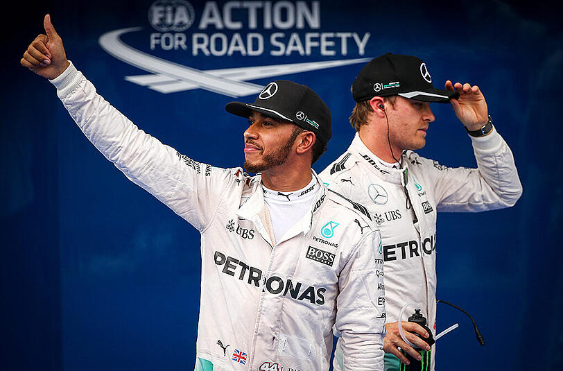 Weltmeister Lewis Hamilton (links) hat in Sao Paulo vorgelegt, der WM-Führende Nico Rosberg wurde im ersten Freien Training zum GP von Brasilien Dritter.