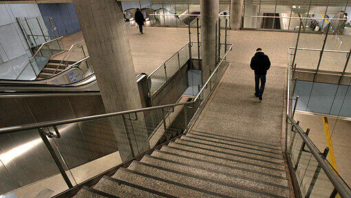Hier sind schon schlimme Unfälle passiert: Die U-Bahn-Haltestelle Max-Weber-Platz. Hier sind schon schlimme Unfälle passiert: Die U-Bahn-Haltestelle Max-Weber-Platz.
