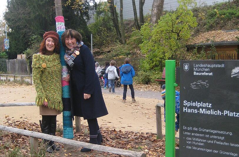 Schirmherrin Petra Reiter und Projektinitiatorin Agnes Maria Forsthofer.
