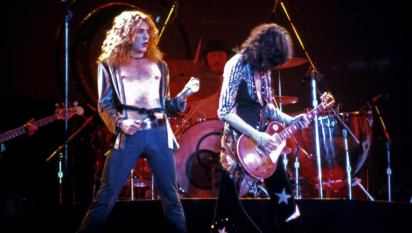 Jimmy Page und Robert Plant 1975 auf der Bühne Jimmy Page und Robert Plant 1975 auf der Bühne