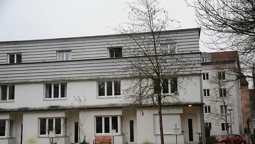 Brand in Untergiesing: Der Vater erleidet beim Versuch, den Brand zu löschen, eine Rauchvergiftung. Brand in Untergiesing: Der Vater erleidet beim Versuch, den Brand zu löschen, eine Rauchvergiftung.