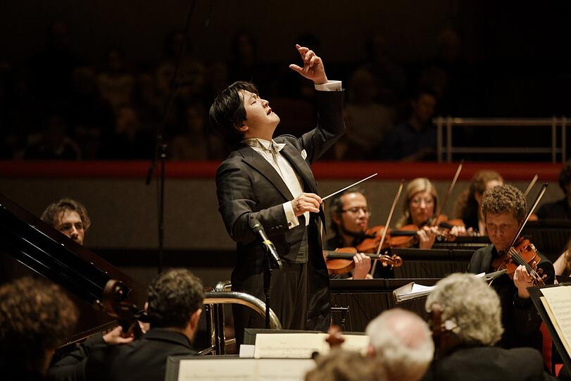 Kazuki Yamada dirigiert "The Planets" von Gustav Holst.