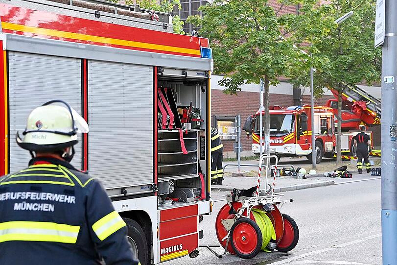 Am Samstag geriet ein Dachbereich der Kirche St. Helena in Untergiesing-Harlaching in Brand.