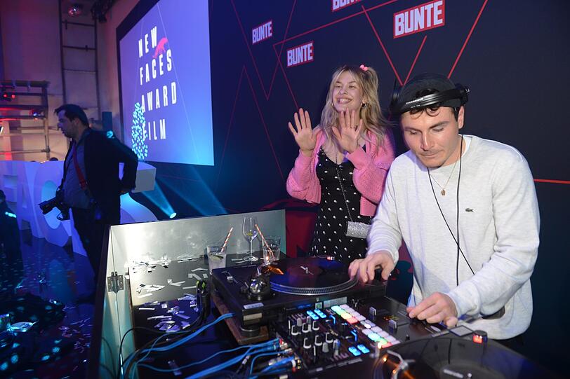Zsa Zsa Inci Bürkle und Kidd Salute