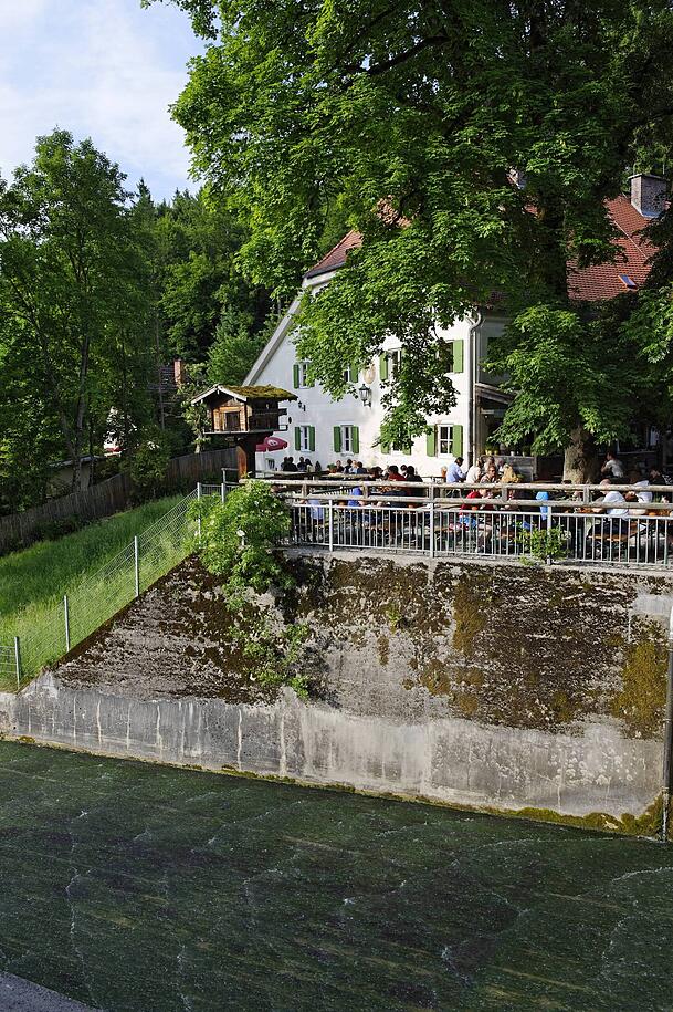 Das Gasthaus zur Mühle liegt direkt an der Floßrutschn. Das Gasthaus zur Mühle liegt direkt an der Floßrutschn.