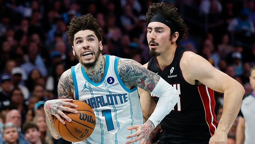 Beim NBA-Play-in-Spiel zwischen Charlotte Hornets - Miami Heat sorgte ein Bildaussetzer f&uuml;r &Auml;rger.