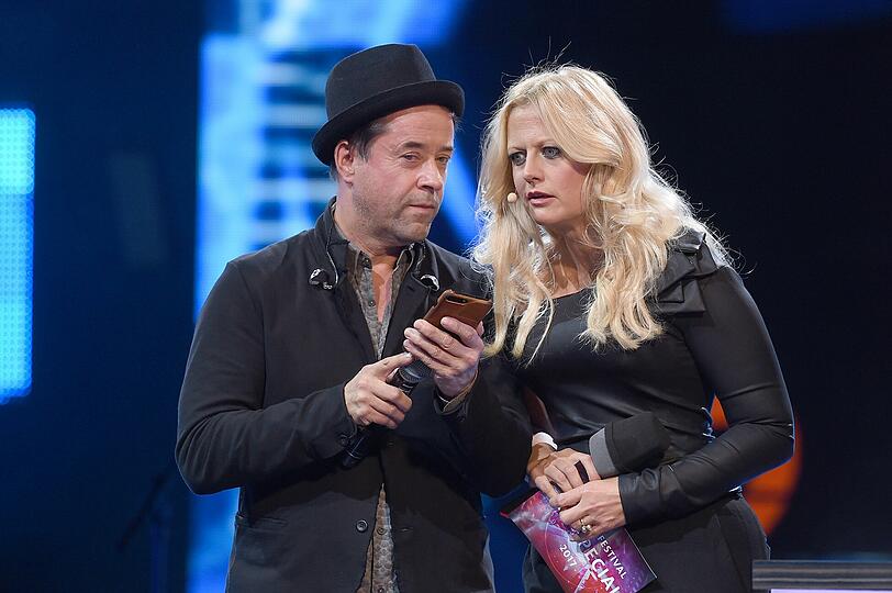 Top: Jan Josef Liefers mit Barbara Schöneberger