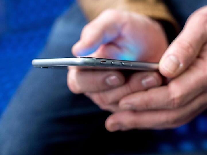 Die Corona-Warn-App der Bundesregierung soll voraussichtlich Mitte Juni in einer ersten Version zur Verfügung stehen.