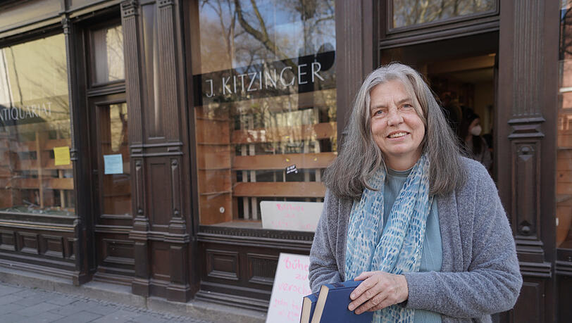"Total schade!": Ariane von Thüngen ist ein letztes Mal zum Antiquariat Kitzinger in die Schellingstraße gekommen.