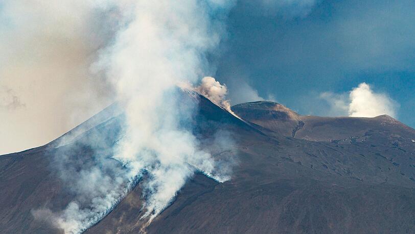 Der rund 3.350 Meter hohe &Auml;tna ist Europas gr&ouml;&szlig;ter aktiver Vulkan. (Archivbild)