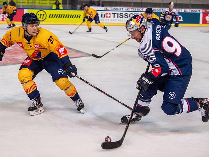 Jesper Pettersson (l) setzte sich mit Djurgaden Stockholm gegen Maximilian Kastner und Red Bull München durch.