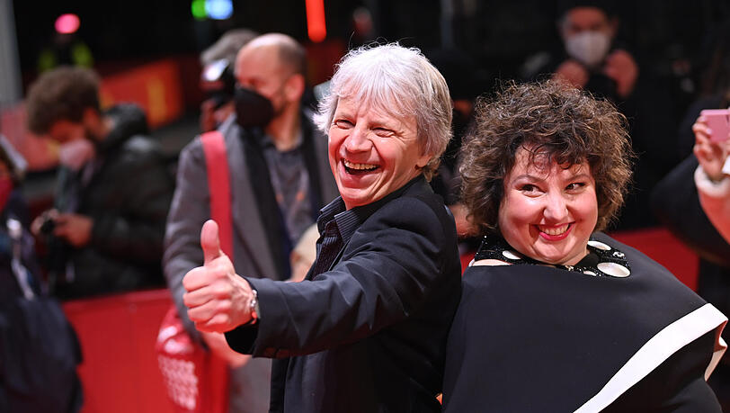 Meltem Kaptan und Andreas Dresen auf dem roten Teppich im Berlinale-Palast.