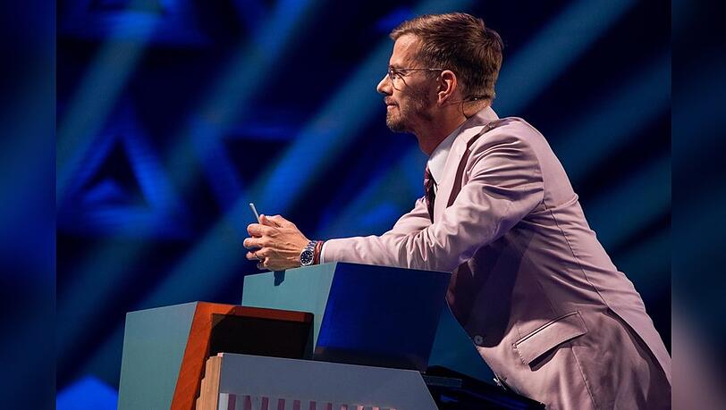 Joko Winterscheidt in seiner ProSieben-Sendung "Wer stiehlt mir die Show?".