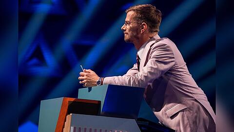 Joko Winterscheidt in seiner ProSieben-Sendung "Wer stiehlt mir die Show?".