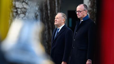 Bei Verteidigung und Ukraine einig, bei der Kriegs-Vergangenheit nicht.