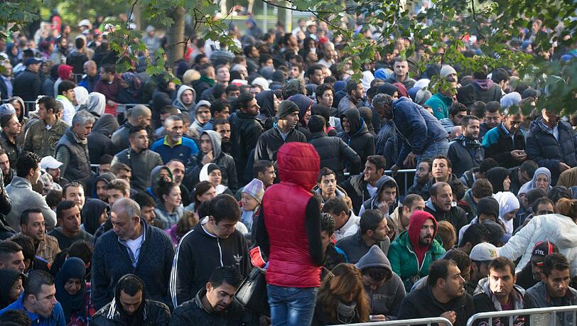 Die Länder sollen mehr finanzielle Unterstützung vom Bund zur Flüchtlingshilfe erhalten. Die Länder sollen mehr finanzielle Unterstützung vom Bund zur Flüchtlingshilfe erhalten.