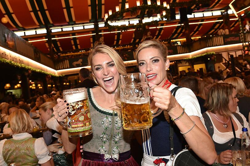 Sarah Valentina Winkhaus und Anna Kraft