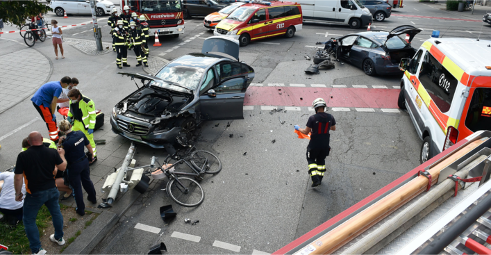 Auch ein Fahrradfahrer wurde durch den Unfall verletzt.