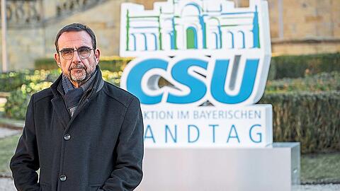 Klaus Holetschek, Vorsitzender der CSU-Fraktion im Landtag, tritt im Kloster Banz vor die Presse.