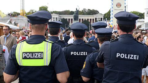 Die Polizistinnen und Polizisten der Wiesnwache hatten jede Menge Eins&auml;tze auf dem gr&ouml;&szlig;ten Volksfest der Welt.