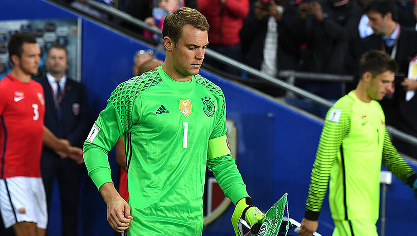 MANUEL NEUER NOTE 3:
Der frisch ernannte Kapitän bewies bei einem Ausflug seine Libero-Kompetenz. Der Bayern-Torhüter musste ansonsten nicht eingreifen. MANUEL NEUER NOTE 3:
Der frisch ernannte Kapitän bewies bei einem Ausflug seine Libero-Kompetenz. Der Bayern-Torhüter musste ansonsten nicht eingreifen.