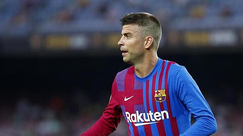 Die vier Kapitäne des FC Barcelona um Gerard Piqué verzichten zukünftig auf Gehalt.