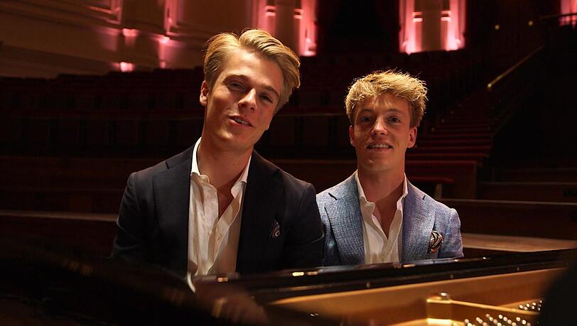 Die Brüder Arthur und Lucas Jussen, die als Klavier-Duo in Amsterdam bereits bekannt waren, als sie als 8-Jährige im Concertgebouw zum ersten Mal auftraten, im BR-Magazin "KlickKlack". Die Brüder Arthur und Lucas Jussen, die als Klavier-Duo in Amsterdam bereits bekannt waren, als sie als 8-Jährige im Concertgebouw zum ersten Mal auftraten, im BR-Magazin "KlickKlack".