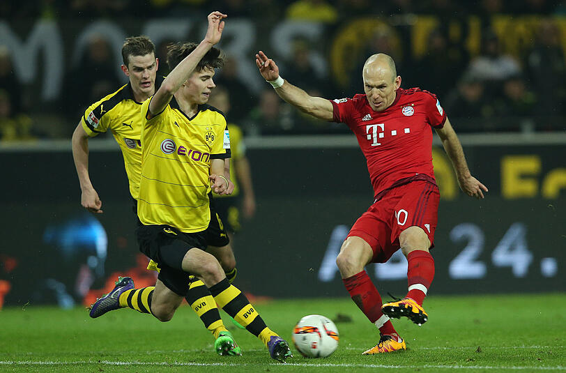 Arjen Robben: Note 3. Bekam die lautesten Pfiffe ab, das kann er ab als altes Dortmunder Feindbild. Mit feiner Vorarbeit und tollem Auge beim Außenrist-Pass zu Costa (27.). Mit Chancen aus seiner Lieblings-Schussposition, aber nicht zielgenau genug (42./43.) sowie drüber (59./72.). Emsig, aber ohne Fortune im Abschluss.
