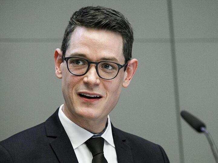 Max Mälzer, Geschäftsführer des Deutschen Spendenrats, spricht. Foto: Carsten Koall/dpa/Archivbild